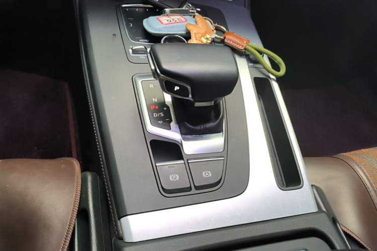 Used Audi Q5L 2018 40 TFSI Prestige Fashion Edition China V Gear Lever