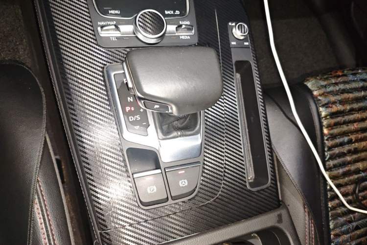 Used Audi Q5L 2018 40 TFSI Prestige Fashion Edition China V Gear Lever