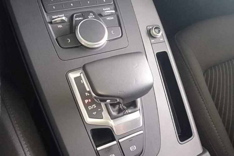 Used Audi Q5L 2018 40 TFSI Prestige Edition China V Gear Lever