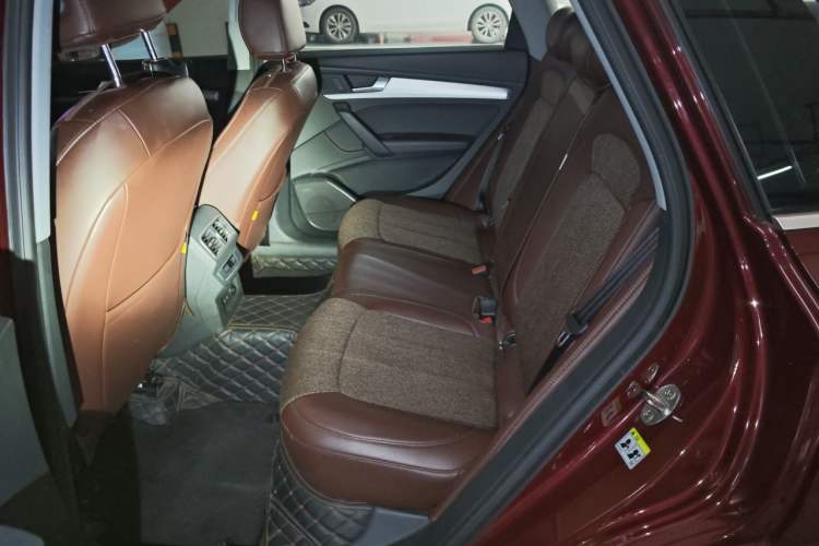 Used Audi Q5L 2018 40 TFSI Prestige Fashion Edition China VI Left Rear Seat