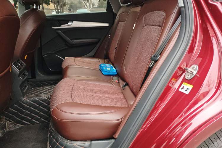 Used Audi Q5L 2018 40 TFSI Prestige Fashion Edition China VI Left Rear Seat