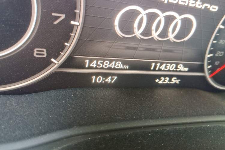 Used Audi Q5L 2018 40 TFSI Prestige Fashion Edition China V Odometer Close Up