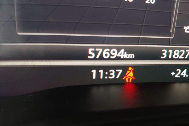 Used Audi Q5L 2018 40 TFSI Prestige Fashion Edition China V Odometer Close Up