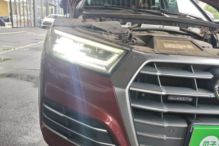 Used Audi Q5L 2018 40 TFSI Prestige Fashion Edition China VI Right Front Headlight