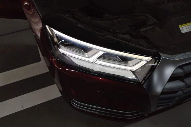 Used Audi Q5L 2018 40 TFSI Prestige Fashion Edition China VI Right Front Headlight
