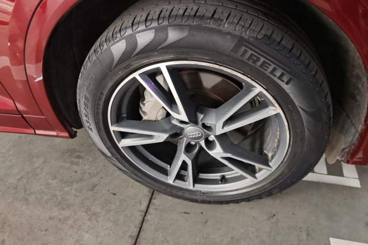 Used Audi Q5L 2018 40 TFSI Prestige Fashion Edition China VI Right Front Wheel Hub