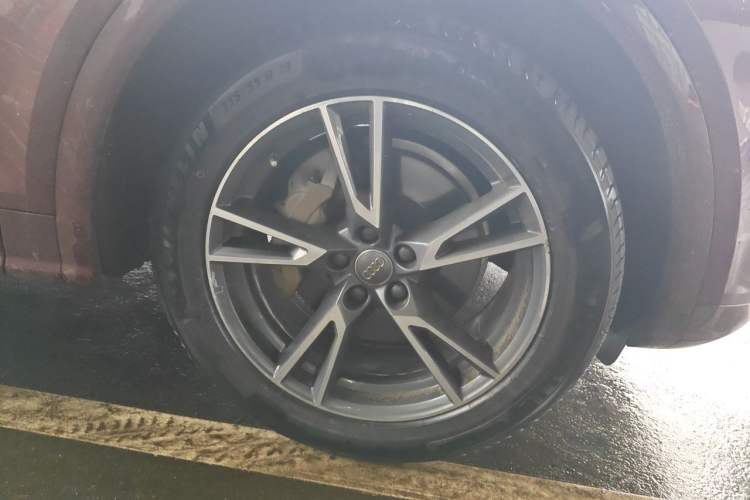 Used Audi Q5L 2018 40 TFSI Prestige Fashion Edition China VI Right Front Wheel Hub