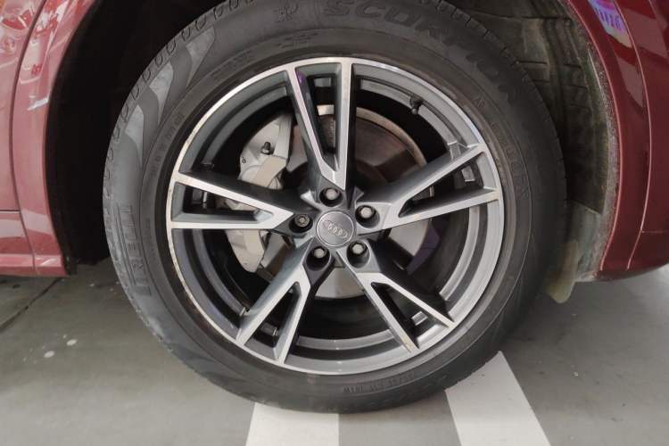 Used Audi Q5L 2018 40 TFSI Prestige Fashion Edition China VI Right Front Wheel Hub