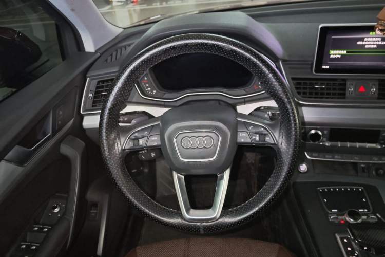 Used Audi Q5L 2018 40 TFSI Prestige Fashion Edition China VI Steering Wheel