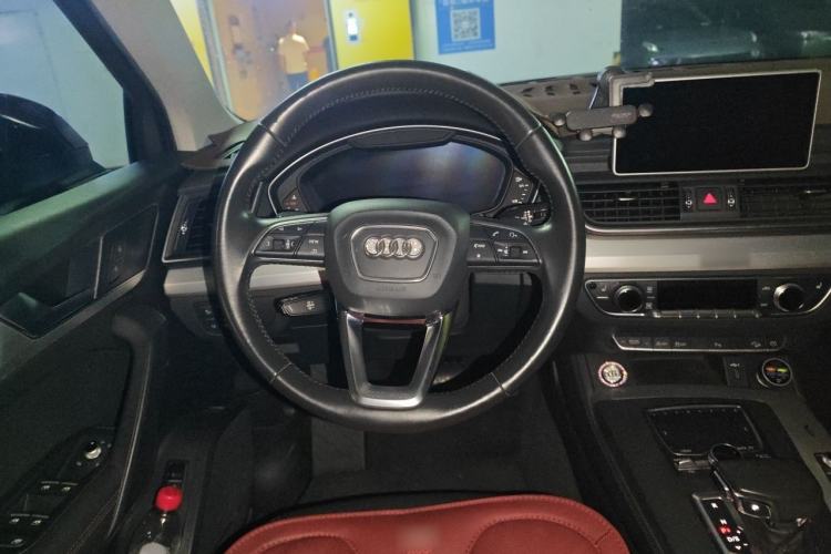 Used Audi Q5L 2018 40 TFSI Prestige Fashion Edition China VI Steering Wheel