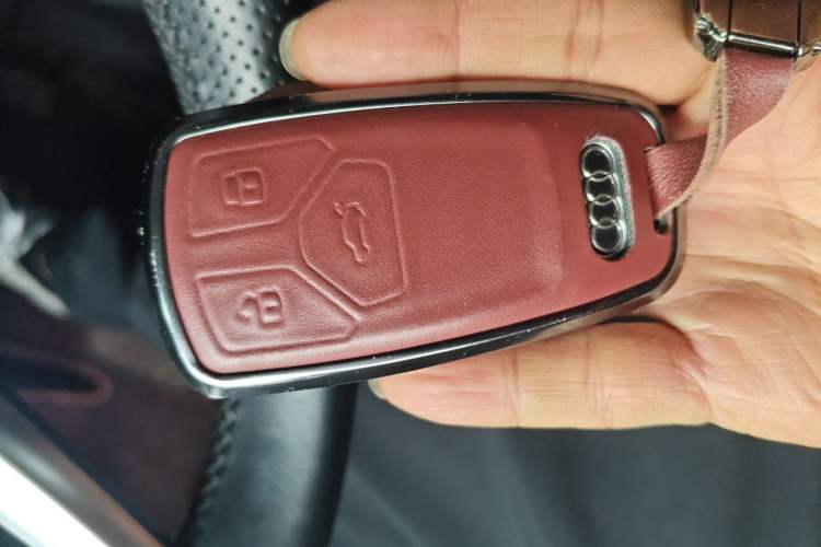 Used Audi Q5L 2018 40 TFSI Prestige Fashion Edition China VI Vehicle Key