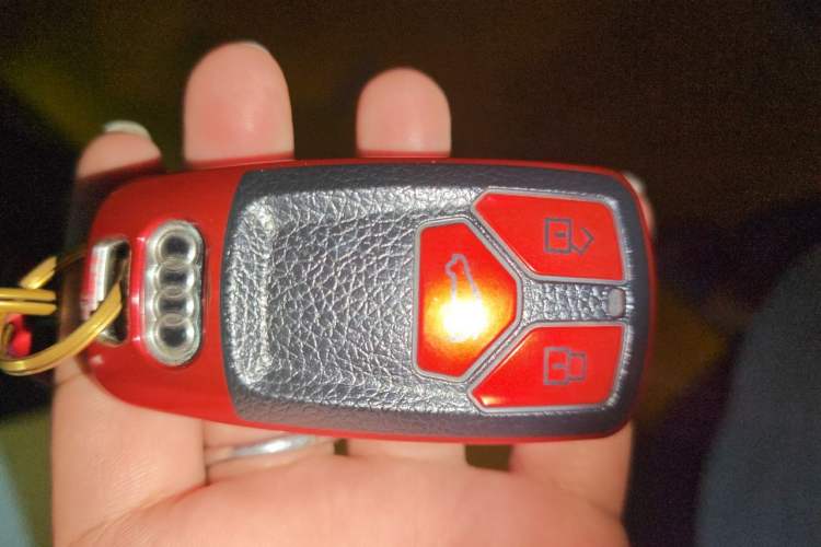 Used Audi Q5L 2018 40 TFSI Prestige Fashion Edition China VI Vehicle Key