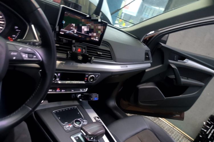Used Audi Q5L 2018 40 TFSI Prestige Fashion Edition China V Audio And AC Panel