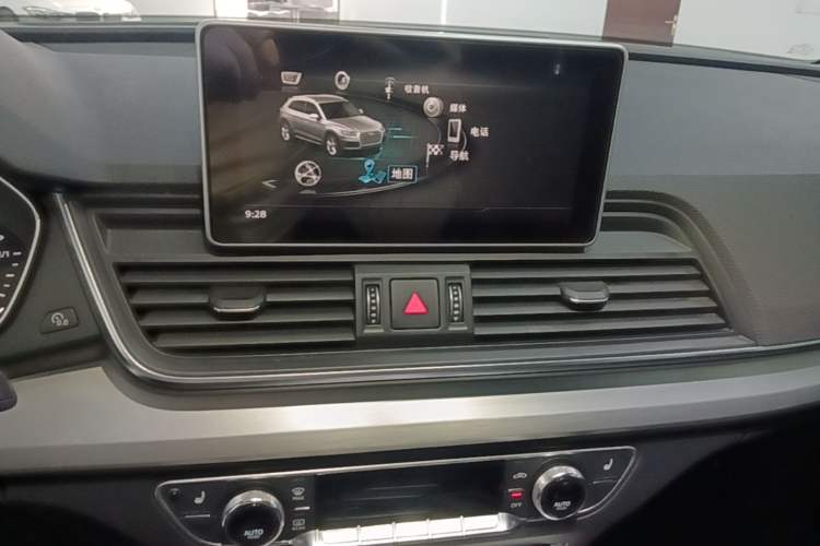 Used Audi Q5L 2018 40 TFSI Prestige Fashion Edition China V Audio And AC Panel