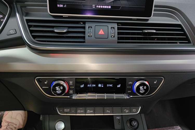 Used Audi Q5L 2018 40 TFSI Prestige Fashion Edition China V Audio And AC Panel