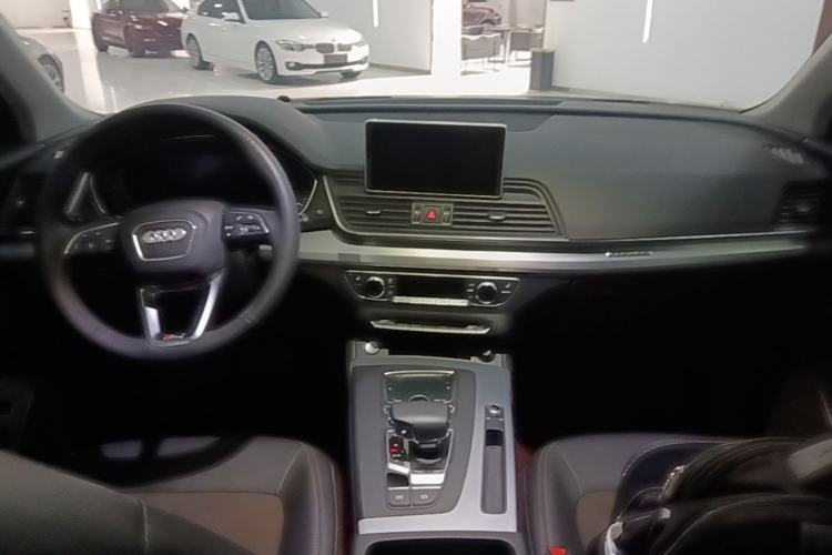 Used Audi Q5L 2018 40 TFSI Prestige Fashion Edition China V Center Console