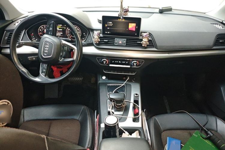 Used Audi Q5L 2018 40 TFSI Prestige Fashion Edition China V Center Console