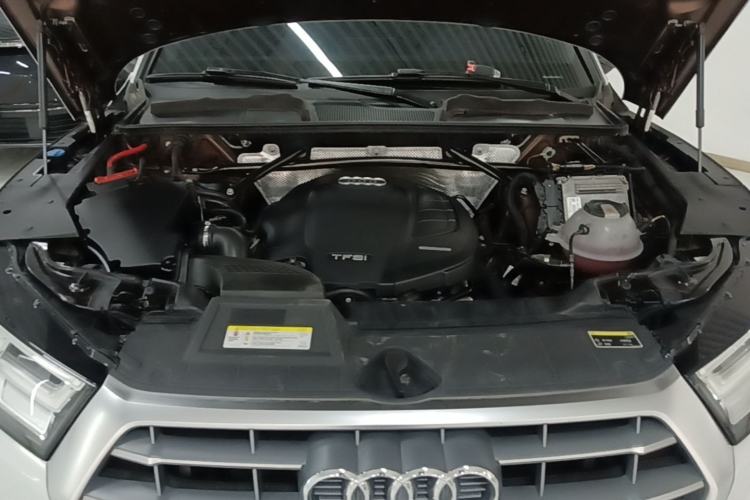 Used Audi Q5L 2018 40 TFSI Prestige Fashion Edition China V Engine Bay
