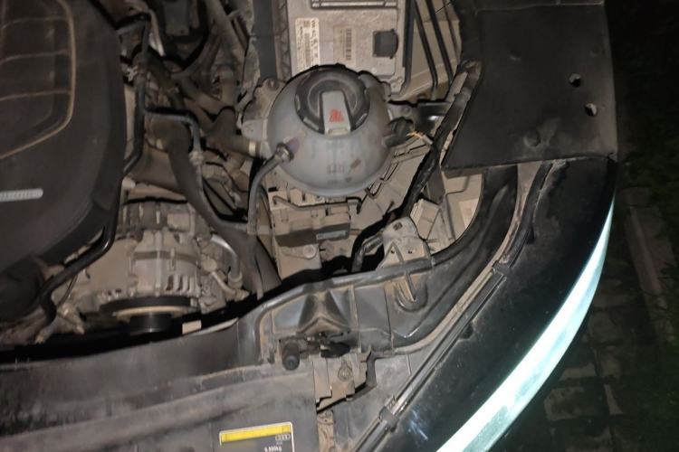 Used Audi Q5L 2018 40 TFSI Prestige Fashion Edition China VI Engine Bay Left