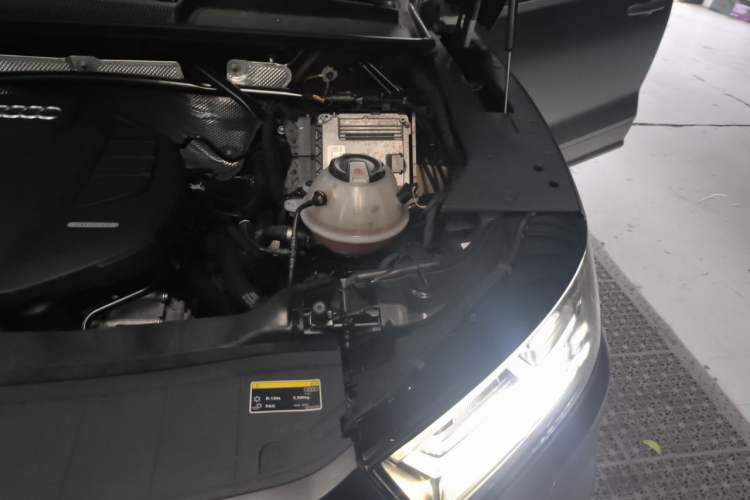 Used Audi Q5L 2018 40 TFSI Prestige Fashion Edition China V Engine Bay Left