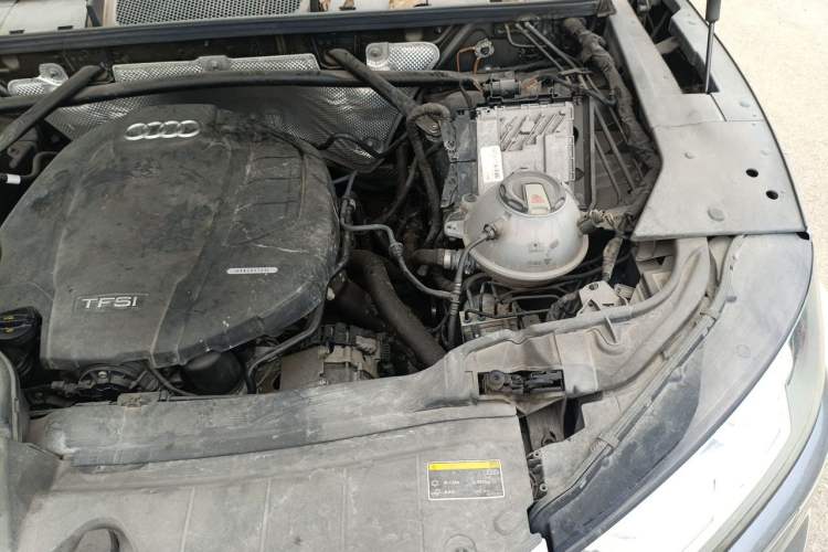 Used Audi Q5L 2018 40 TFSI Prestige Fashion Edition China VI Engine Bay Left