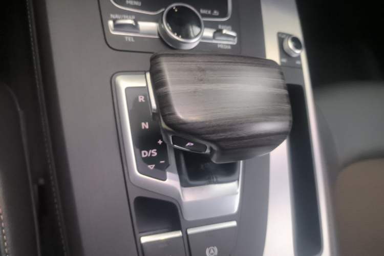 Used Audi Q5L 2018 40 TFSI Prestige Fashion Edition China V Gear Lever
