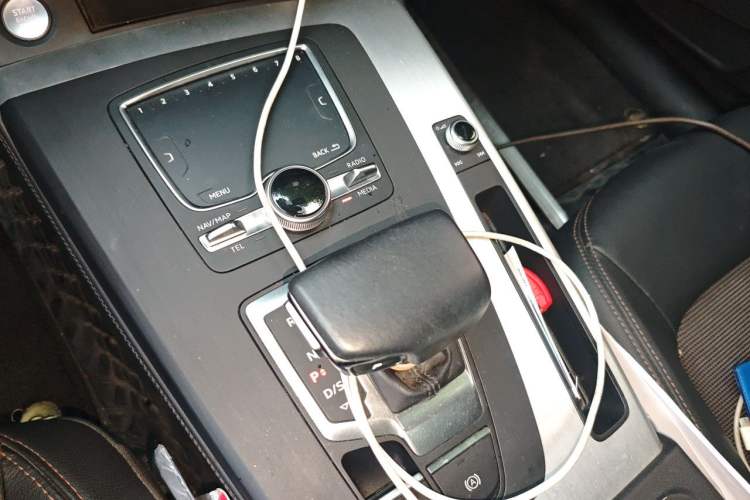 Used Audi Q5L 2018 40 TFSI Prestige Fashion Edition China V Gear Lever