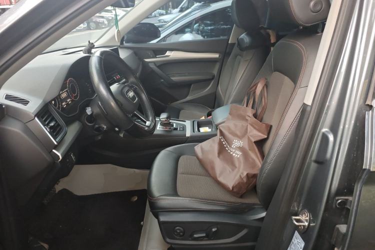 Used Audi Q5L 2018 40 TFSI Prestige Fashion Edition China VI Left Front Seat