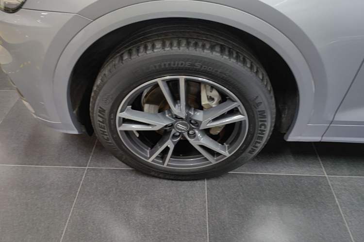 Used Audi Q5L 2018 40 TFSI Prestige Fashion Edition China V Left Front Wheel Hub