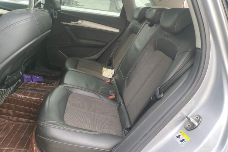 Used Audi Q5L 2018 40 TFSI Prestige Fashion Edition China VI Left Rear Seat