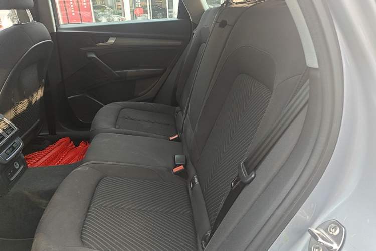 Used Audi Q5L 2018 40 TFSI Prestige Edition China V Left Rear Seat