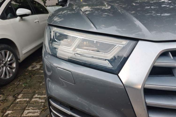 Used Audi Q5L 2018 40 TFSI Prestige Fashion Edition China VI Right Front Headlight