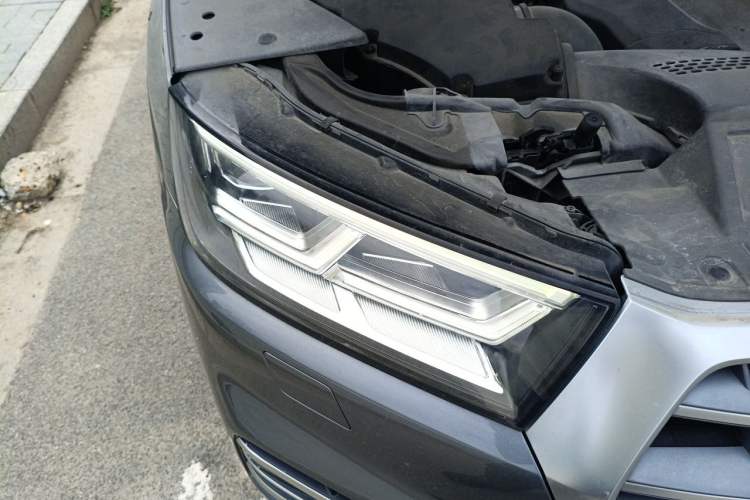 Used Audi Q5L 2018 40 TFSI Prestige Fashion Edition China VI Right Front Headlight