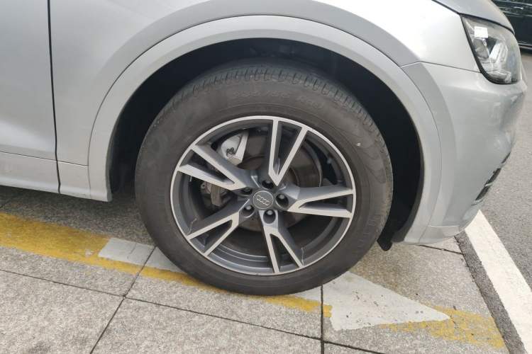 Used Audi Q5L 2018 40 TFSI Prestige Fashion Edition China VI Right Front Wheel Hub