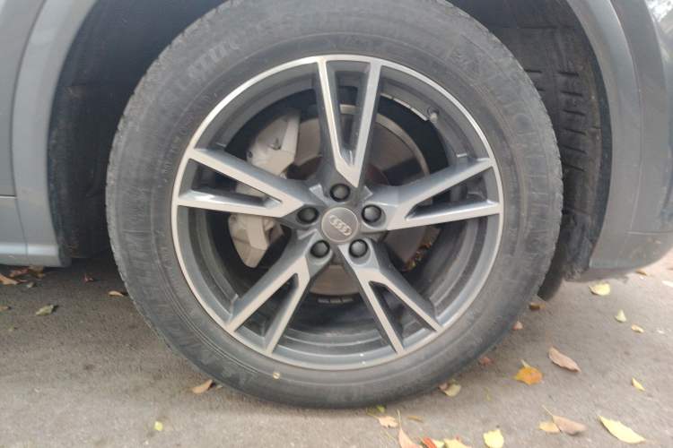 Used Audi Q5L 2018 40 TFSI Prestige Edition China V Right Front Wheel Hub