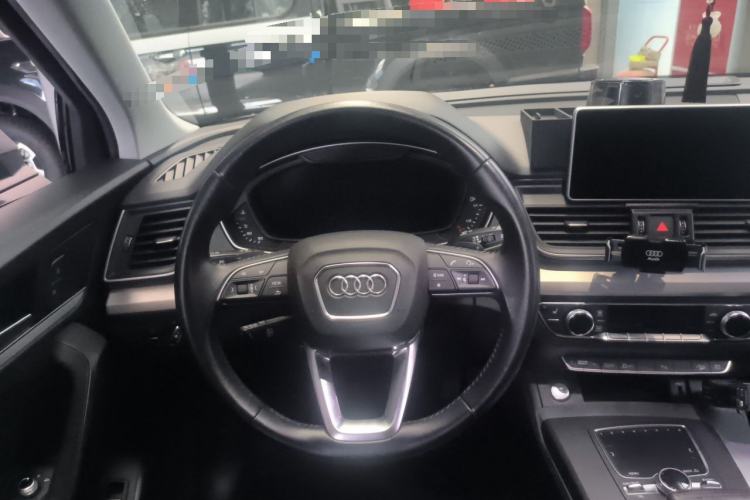 Used Audi Q5L 2018 40 TFSI Prestige Fashion Edition China V Steering Wheel