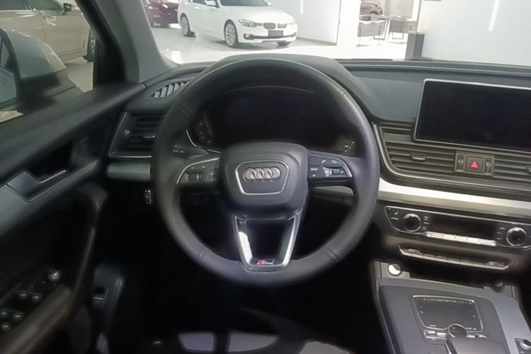 Used Audi Q5L 2018 40 TFSI Prestige Fashion Edition China V Steering Wheel