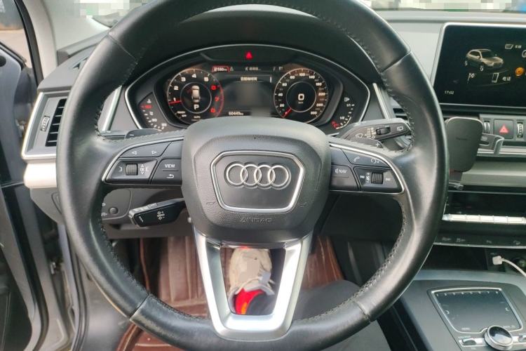Used Audi Q5L 2018 40 TFSI Prestige Fashion Edition China VI Steering Wheel