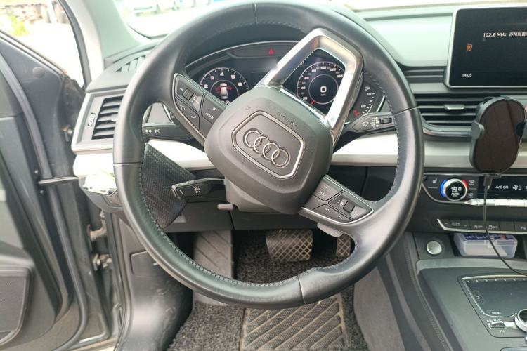 Used Audi Q5L 2018 40 TFSI Prestige Fashion Edition China VI Steering Wheel