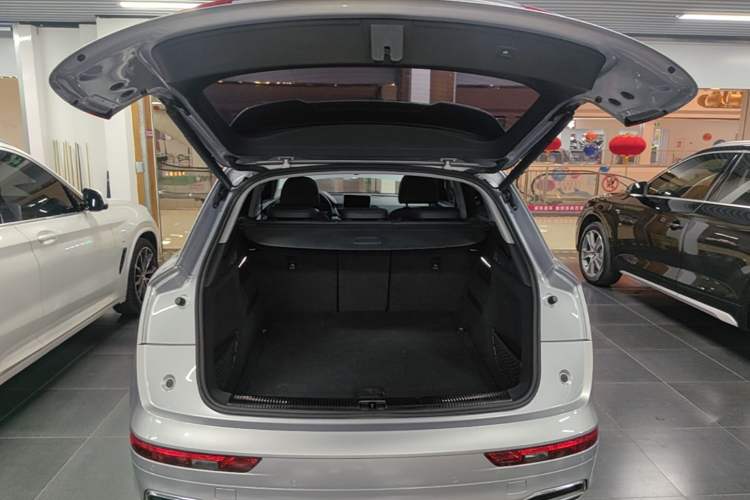 Used Audi Q5L 2018 40 TFSI Prestige Fashion Edition China V Trunk
