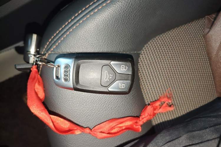 Used Audi Q5L 2018 40 TFSI Prestige Fashion Edition China VI Vehicle Key