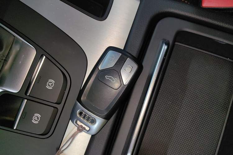 Used Audi Q5L 2018 40 TFSI Prestige Fashion Edition China V Vehicle Key
