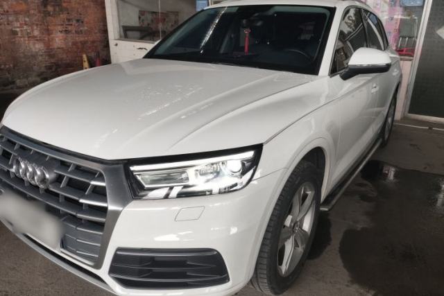 Ojetý Audi Q5L 2018 40 TFSI Prestige Edition China V