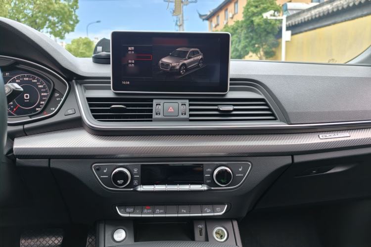 Used Audi Q5L 2018 45 TFSI Prestige Fashion Edition China V Emission Standard Audio And AC Panel