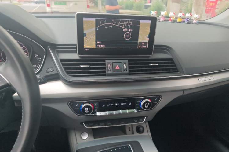Used Audi Q5L 2018 40 TFSI Prestige Fashion Edition China VI Audio And AC Panel