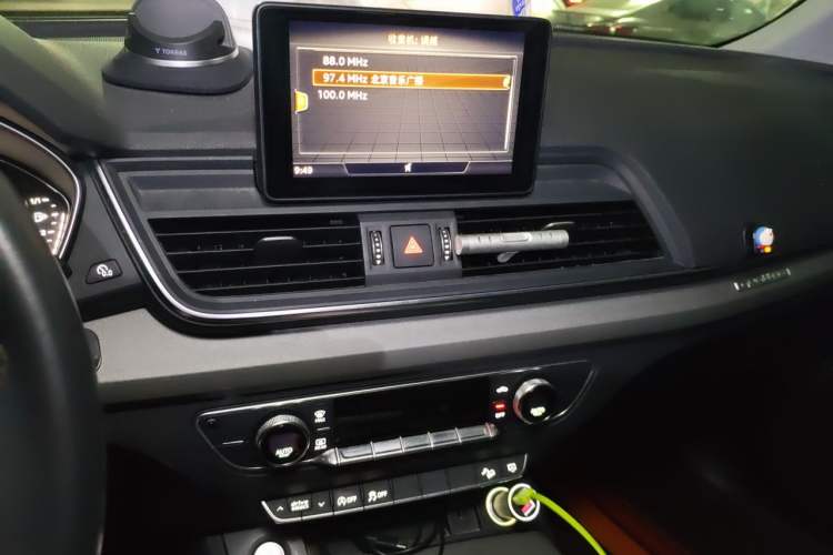 Used Audi Q5L 2018 40 TFSI Prestige Edition China V Audio And AC Panel