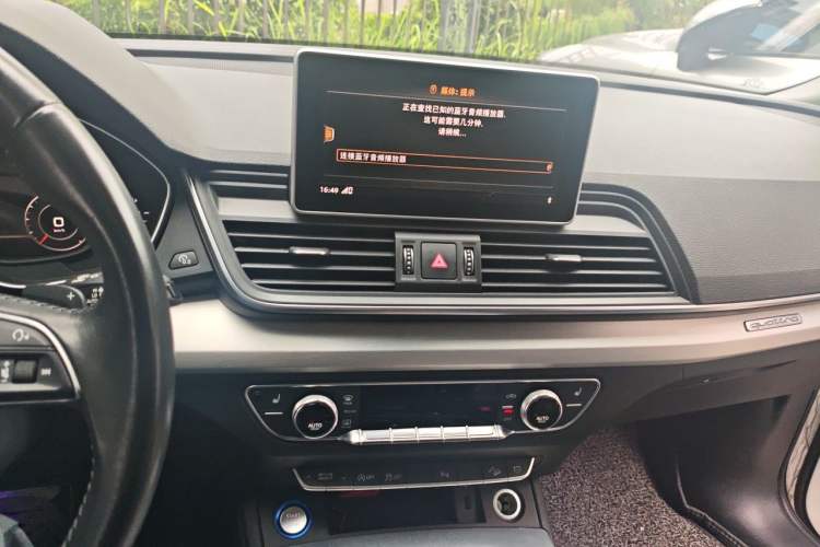 Used Audi Q5L 2018 40 TFSI Prestige Fashion Edition China VI Audio And AC Panel