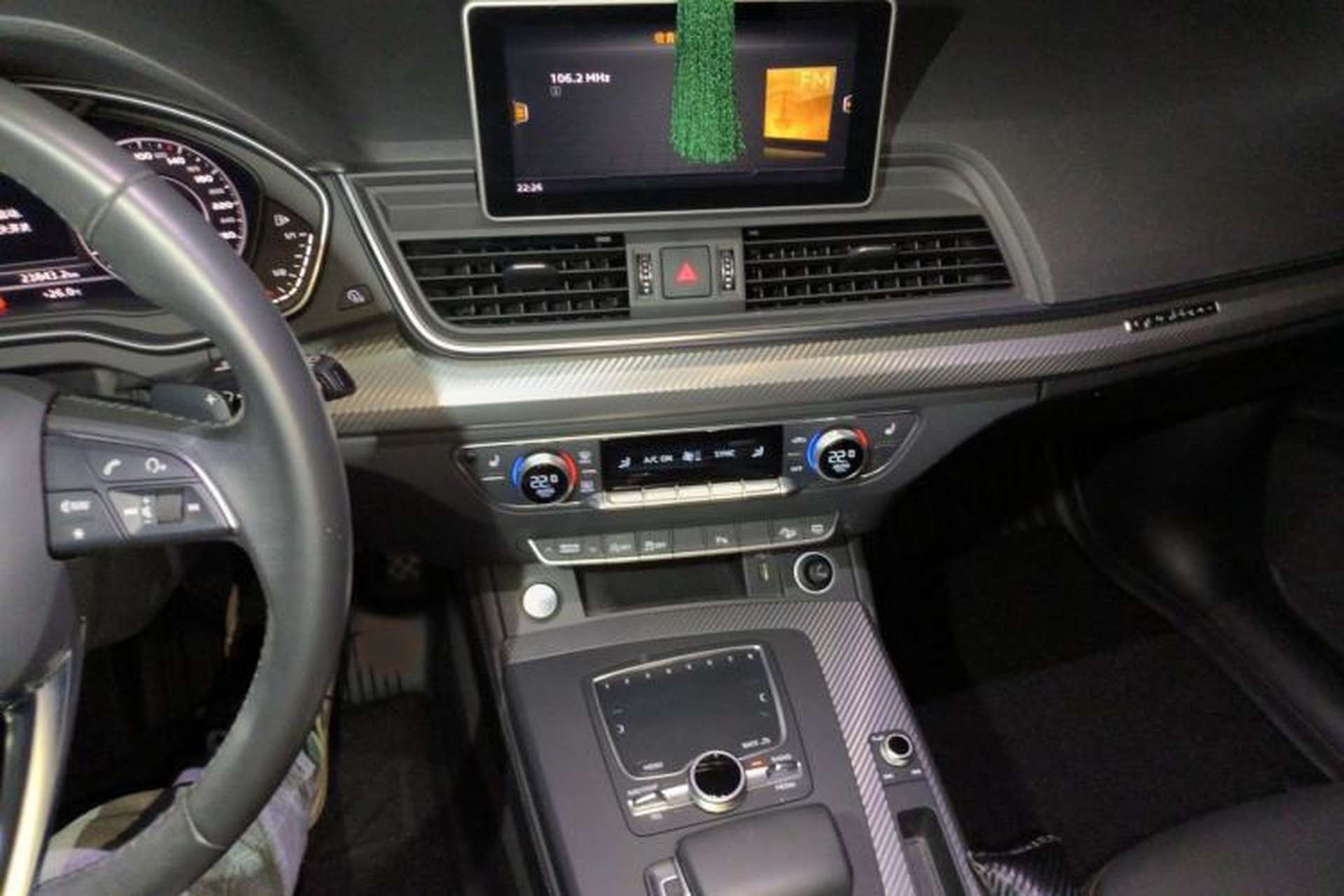 Used Audi Q5L 2018 45 TFSI Prestige Fashion Edition China V Emission Standard Audio And AC Panel