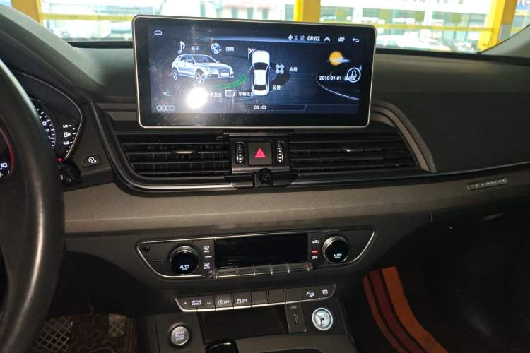 Used Audi Q5L 2018 40 TFSI Prestige Edition China V Audio And AC Panel