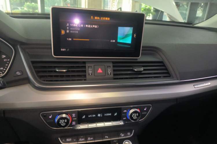 Used Audi Q5L 2018 40 TFSI Prestige Fashion Edition China VI Audio And AC Panel